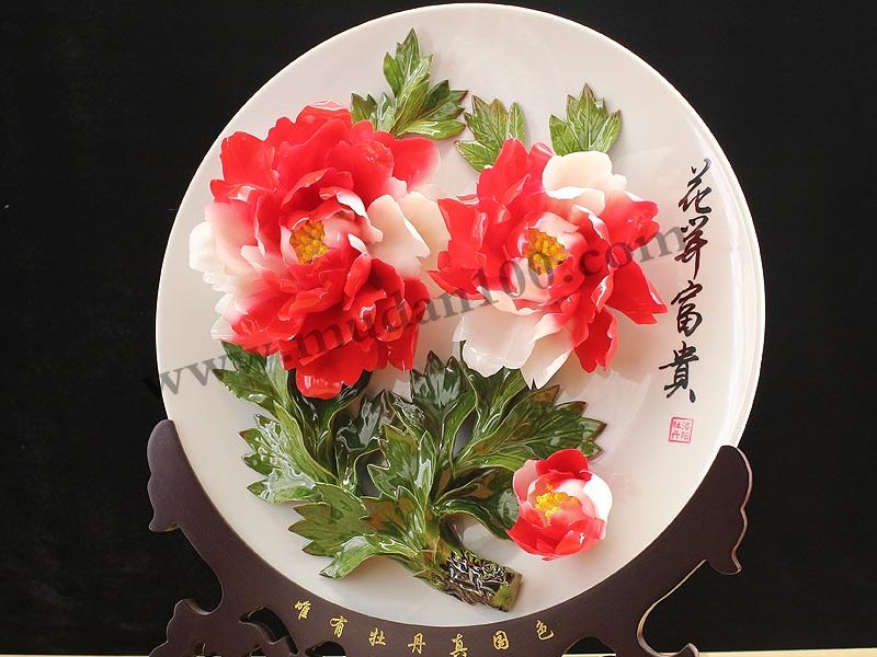 牡丹瓷花朵在盤子上面會掉嗎? 牡丹瓷花朵在盤子上面會掉嗎?